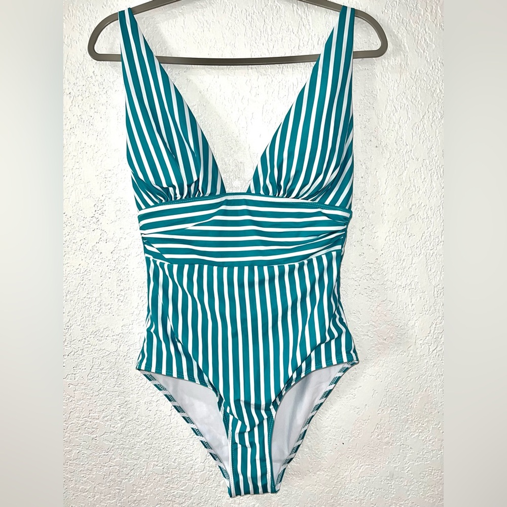 Feels like Summer: SHEIN: one-piece swimsuit Brand new never worn